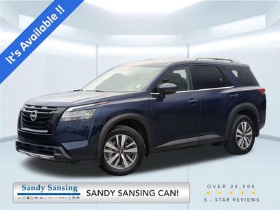 Used 2024 Nissan Pathfinder SL w/ Black Appearance Package