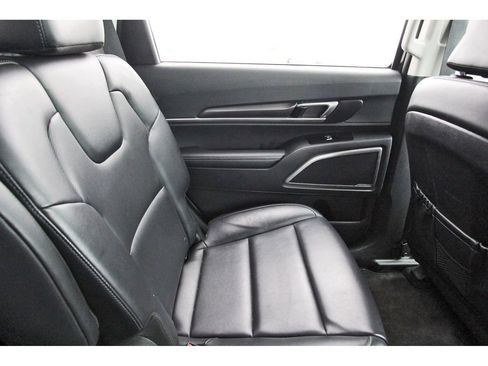 Used 2025 Kia Telluride S image 11