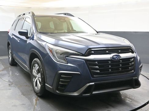 Used 2024 Subaru Ascent Premium w/ Convenience Package image 8