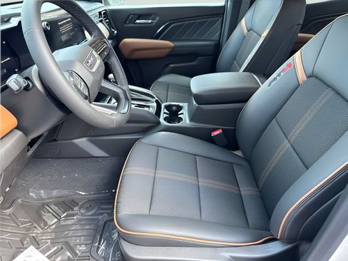 New 2026 GMC Canyon AT4 AWD/4WD image 9