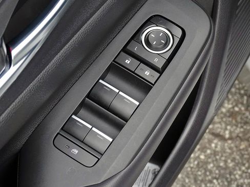 Used 2023 Toyota Prius Prime FWD image 28