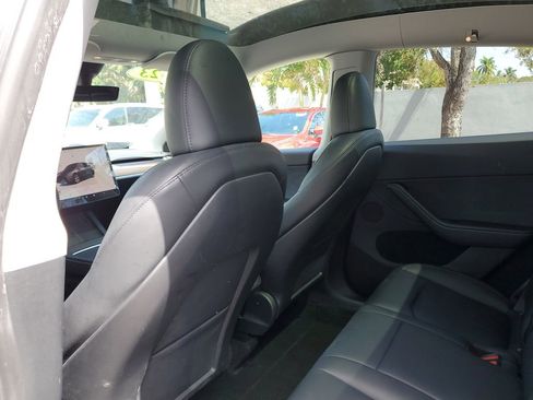 Used 2023 Tesla Model Y Long Range image 15