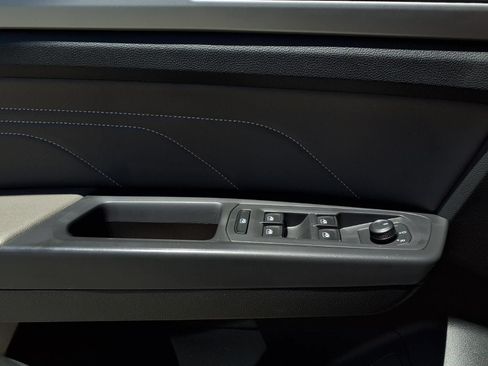 Certified 2023 Volkswagen Atlas SE FWD image 18