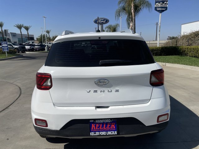 Used 2025 Hyundai Venue SEL FWD image 7
