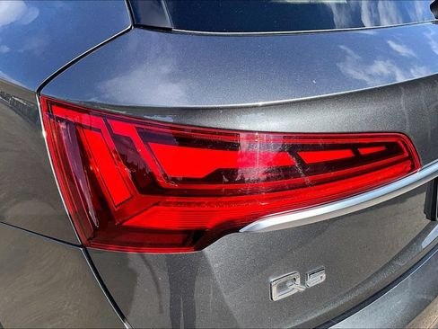 Used 2021 Audi Q5 e Premium Plus w/ Premium Plus Package AWD/4WD image 28