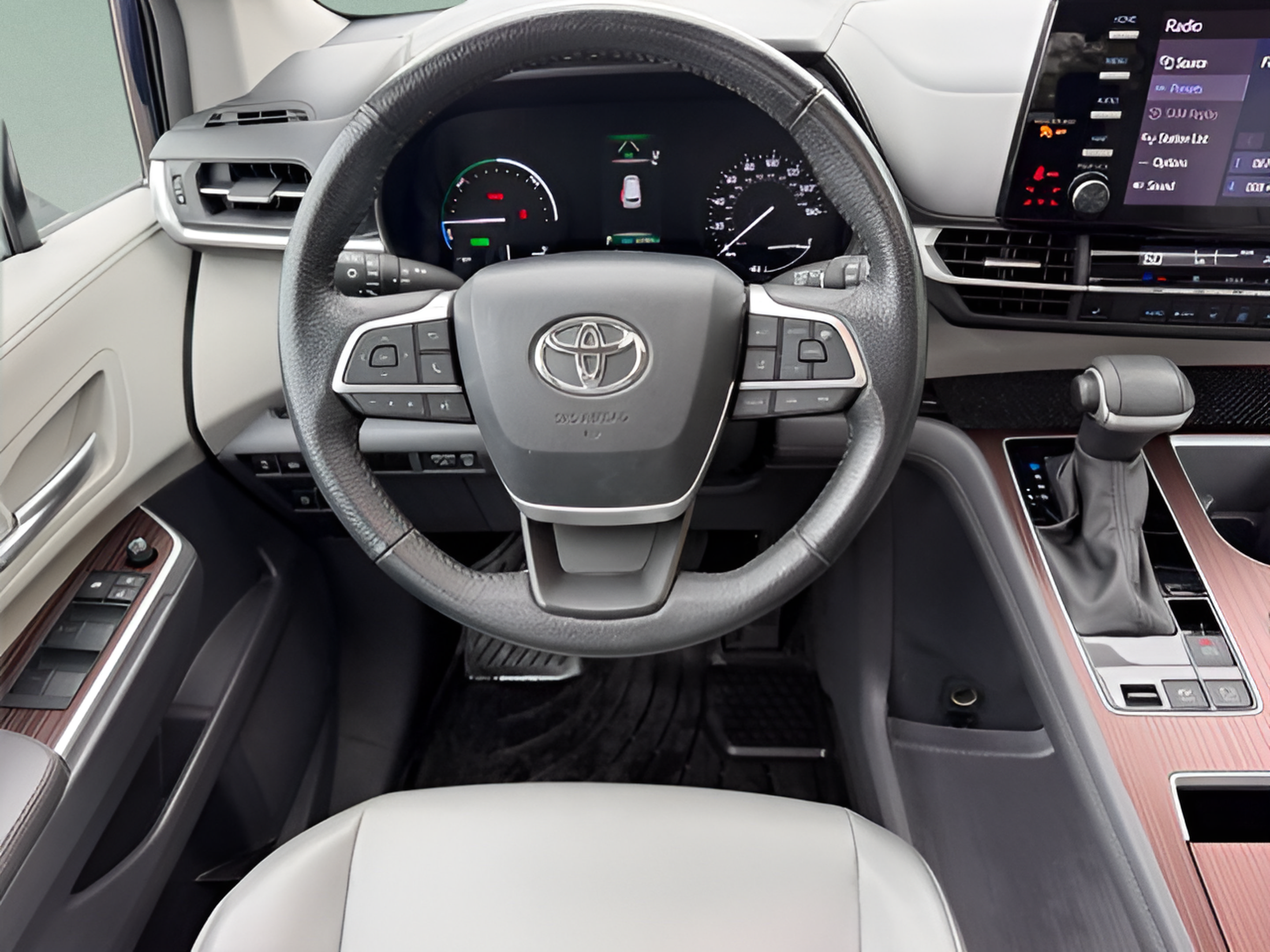 Used 2023 Toyota Sienna XLE AWD/4WD image 10