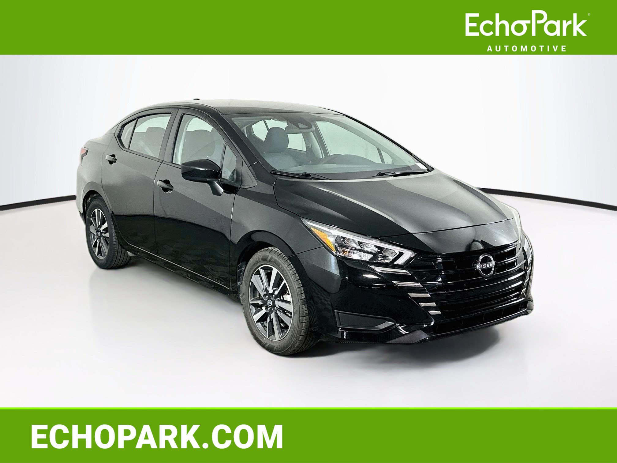 Used 2025 Nissan Versa SV FWD image 1