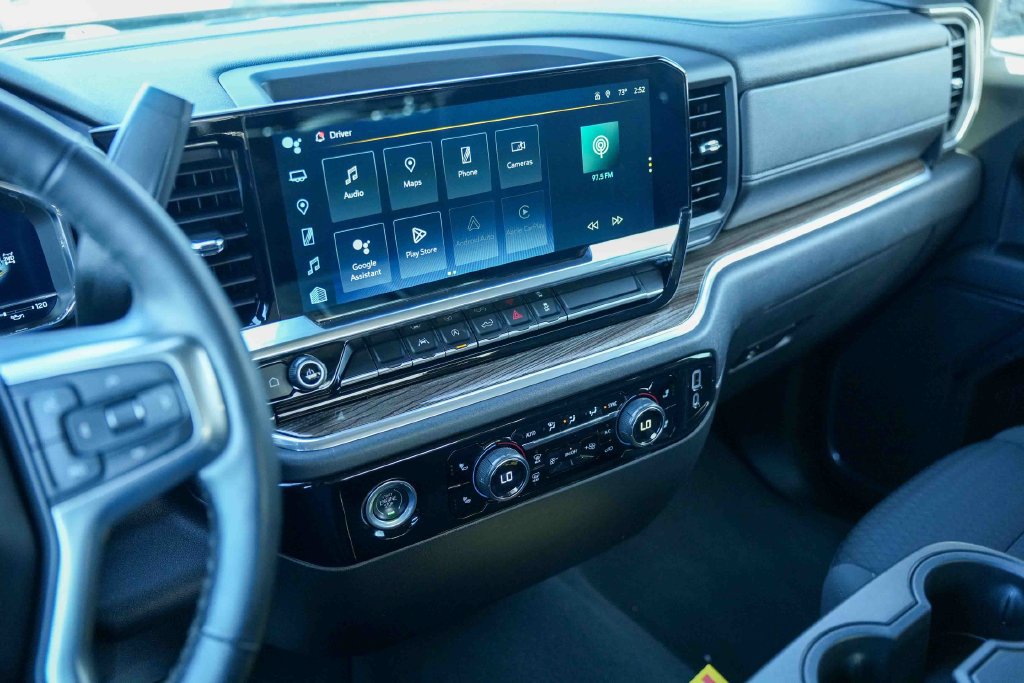 Used 2023 Chevrolet Silverado 1500 LT AWD/4WD image 30