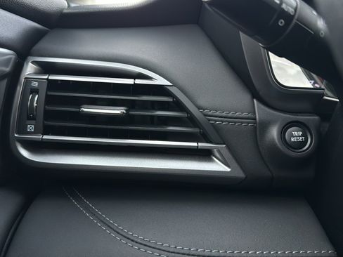 Used 2020 Subaru Outback Limited image 19