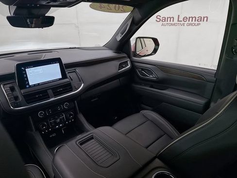 Used 2024 Chevrolet Suburban Premier AWD/4WD image 26