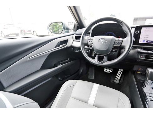 Used 2025 Toyota Camry SE w/ Multimedia Upgrade Package FWD image 6