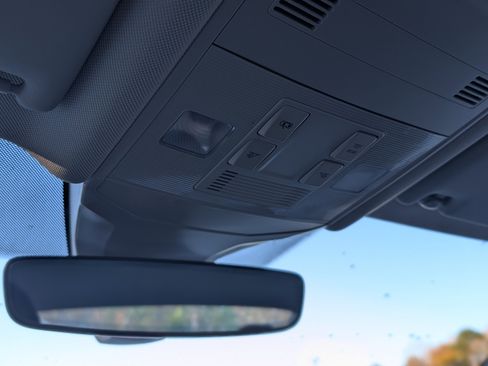 Used 2025 Volkswagen Jetta S image 28