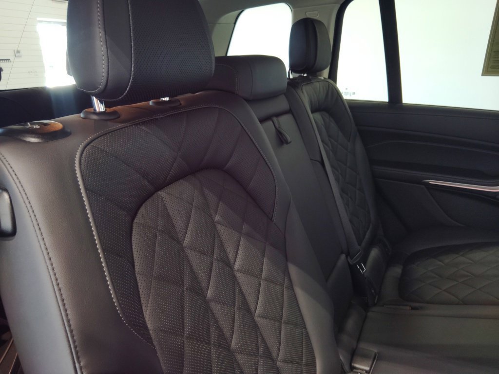 Used 2023 BMW X7 xDrive40i w/ Premium Package AWD/4WD image 49