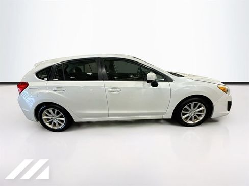 Used 2014 Subaru Impreza 2.0i Premium w/ All-Weather Package w/CVT AWD/4WD image 4