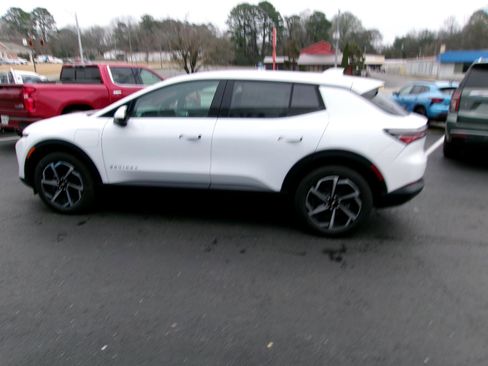 New 2026 Chevrolet Equinox EV LT image 5