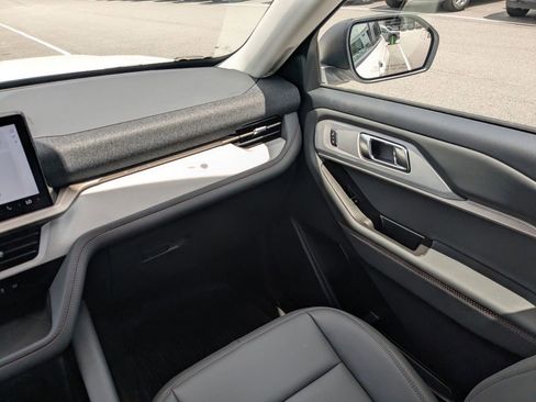 New 2026 Ford Explorer Active w/ Active Comfort Package RWD image 18