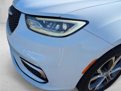 Used 2022 Chrysler Pacifica Pinnacle AWD/4WD image 9