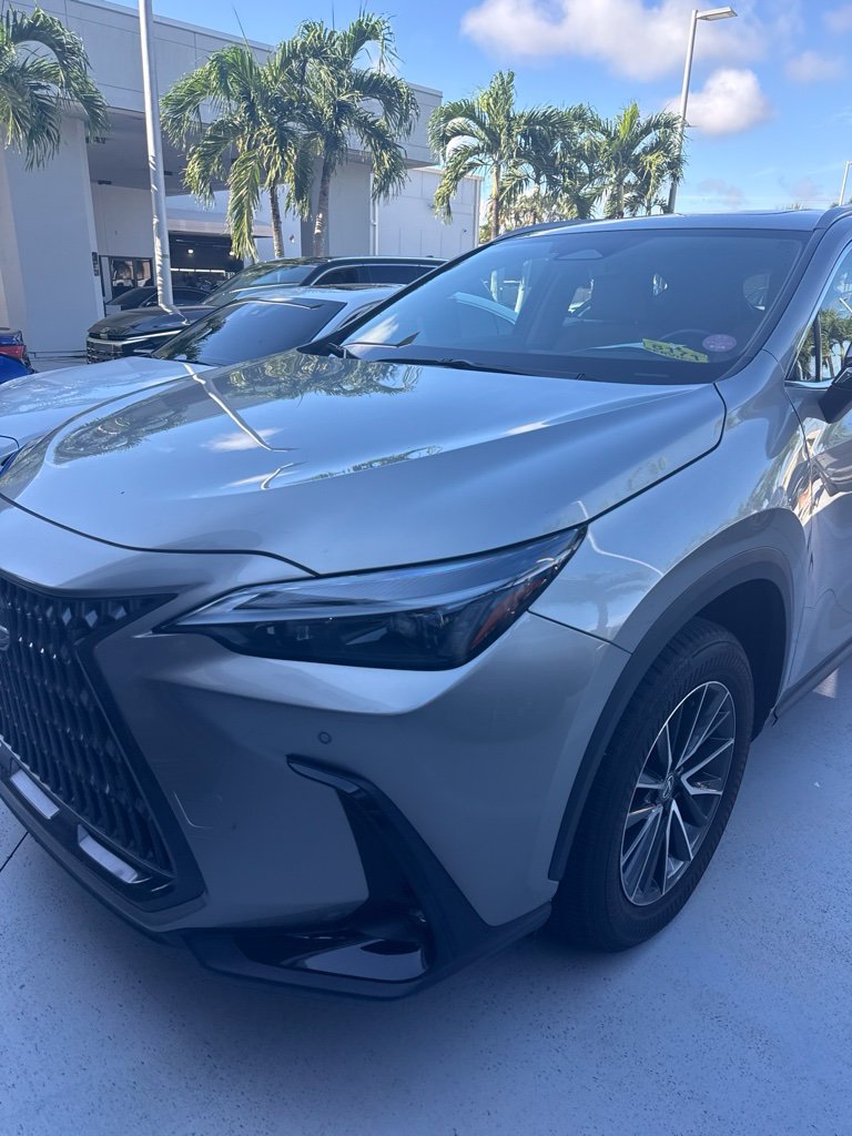 Used 2025 Lexus NX 250 FWD w/ Towing Package (2000 Lbs) image 1