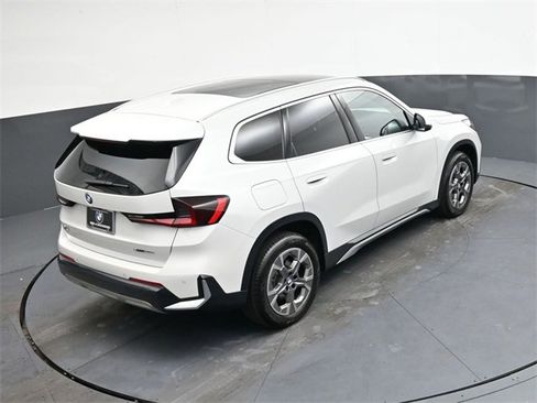 Used 2025 BMW X1 xDrive28i w/ Technology Package image 19