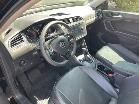Used 2021 Volkswagen Tiguan SE image 11
