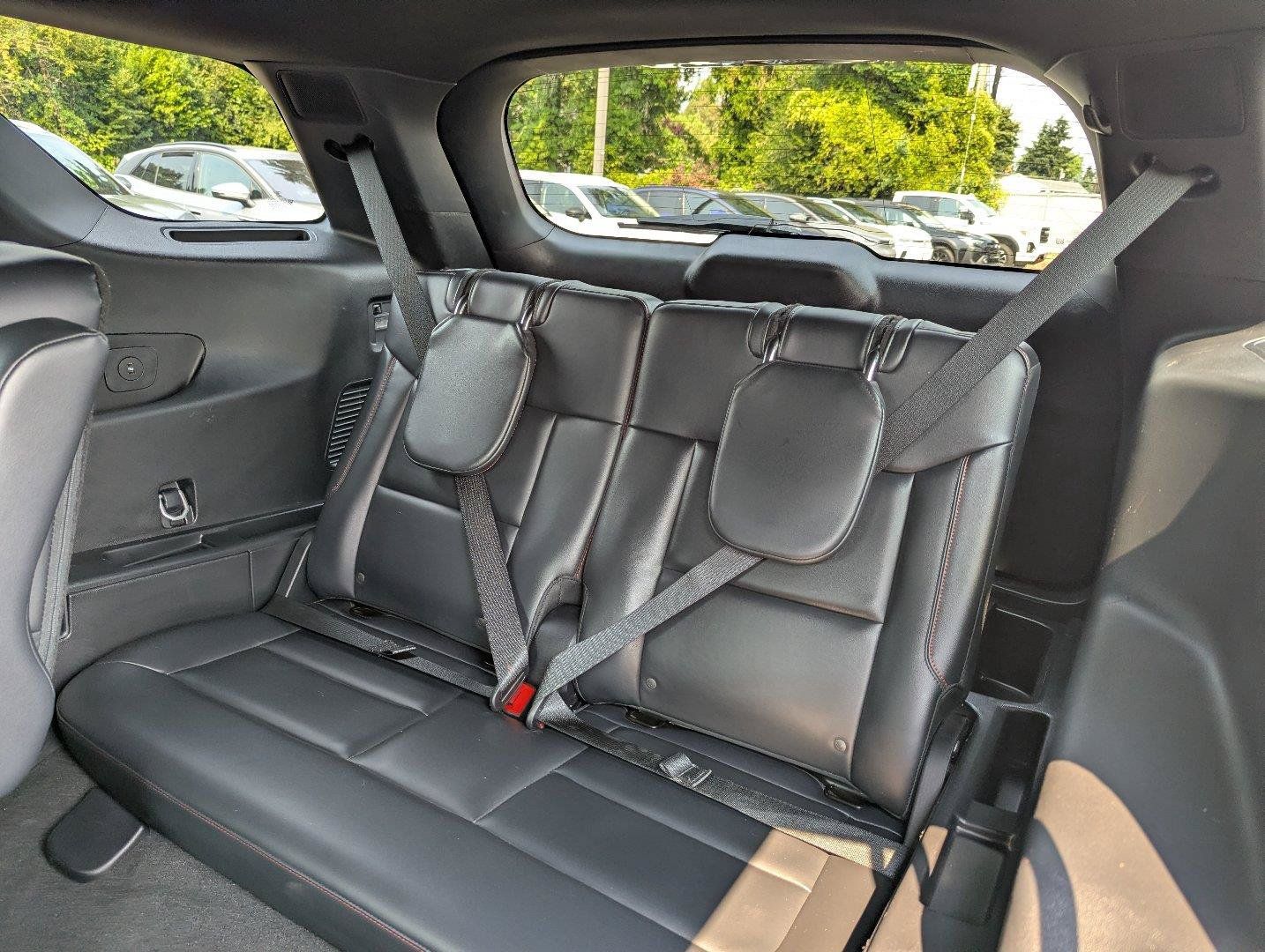Used 2025 Ford Explorer ST-Line AWD/4WD image 30