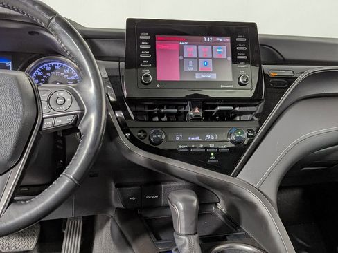 Used 2022 Toyota Camry SE w/ Convenience Package image 19