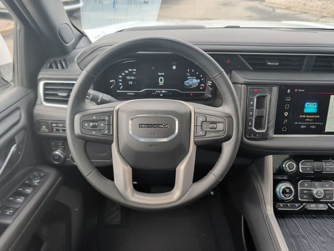 Used 2023 GMC Yukon XL Denali image 20