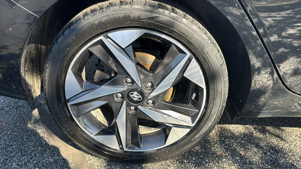 Used 2021 Hyundai Elantra Limited w/ Cargo Package FWD image 8