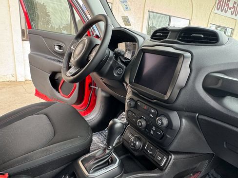 Used 2023 Jeep Renegade Trailhawk AWD/4WD image 23