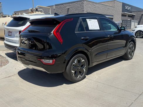 Certified 2024 Kia Niro Wave FWD image 3
