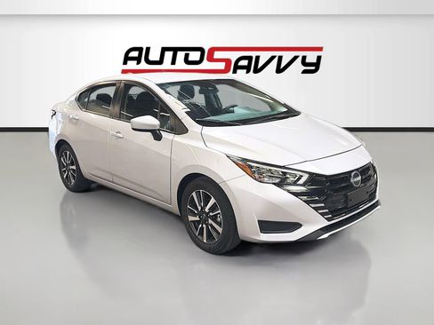 Used 2025 Nissan Versa SV FWD image 1