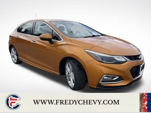 Used 2017 Chevrolet Cruze Premier w/ RS Package FWD image 8