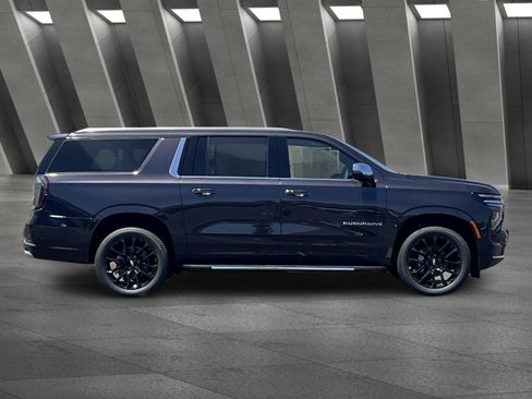 New 2026 Chevrolet Suburban Premier w/ Sun And Tow Package AWD/4WD image 3