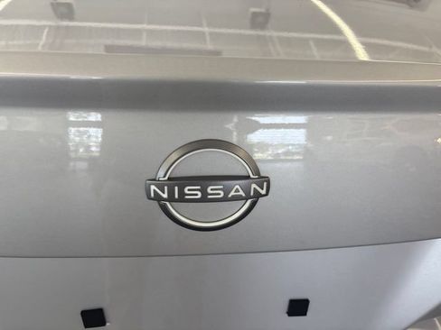 Used 2025 Nissan Versa SV FWD image 13