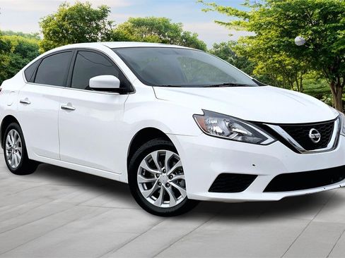 Used 2019 Nissan Sentra SV image 3
