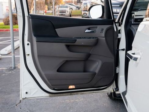 Used 2016 Honda Odyssey Touring image 14