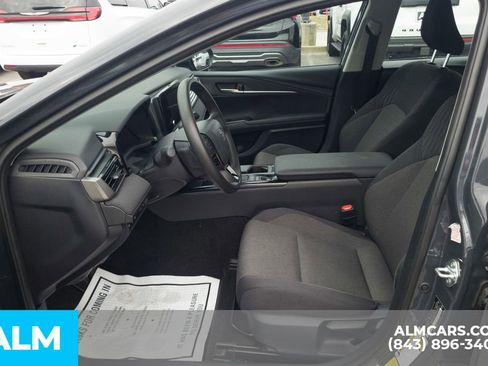 Used 2025 Toyota Camry LE image 15