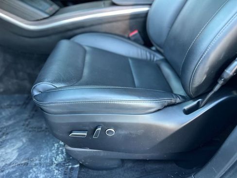 Used 2022 Tesla Model X image 20
