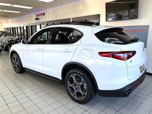 Used 2022 Alfa Romeo Stelvio Sprint image 6