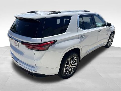 Used 2023 Chevrolet Traverse High Country AWD/4WD image 9