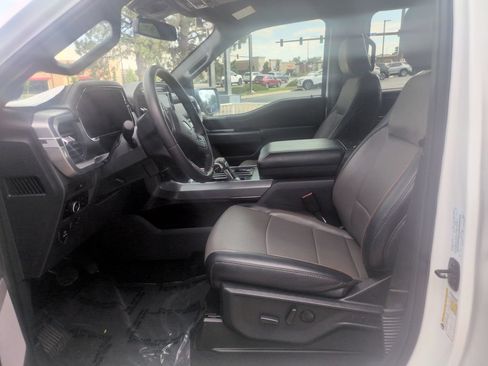 Used 2025 Ford F150 Lariat w/ Equipment Group 501A Mid AWD/4WD image 9