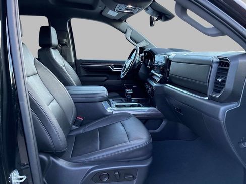 Used 2023 Chevrolet Silverado 1500 LTZ w/ Technology Package AWD/4WD image 9
