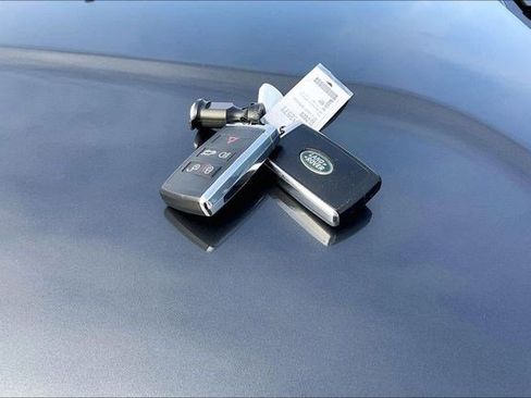 Used 2020 Land Rover Range Rover HSE image 12
