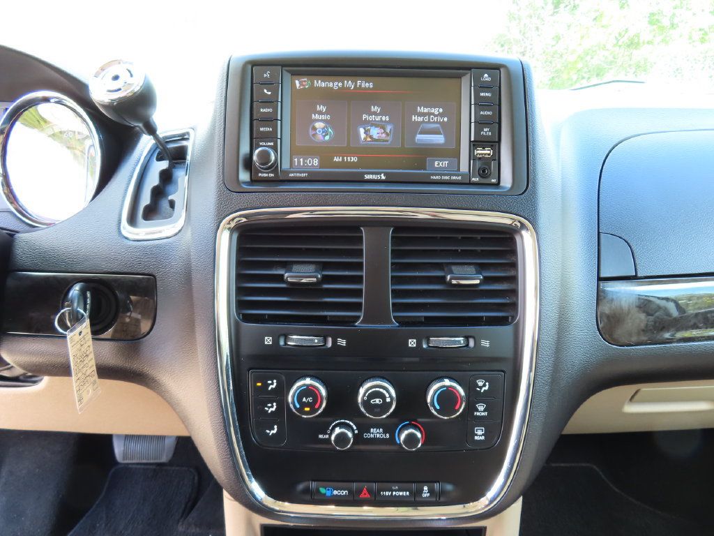 Used 2016 Dodge Grand Caravan SXT w/ Rear Park Assist Package FWD image 13