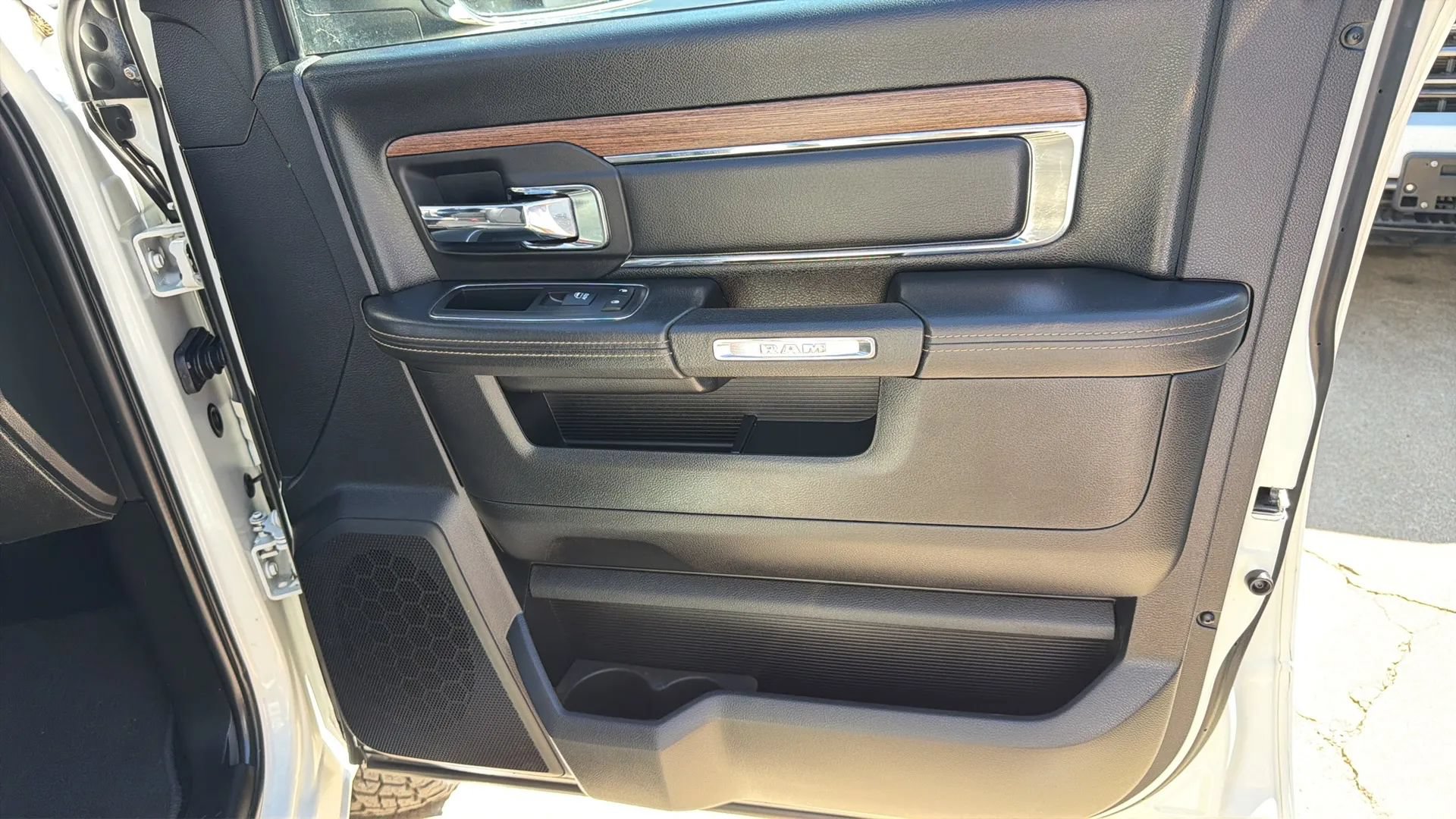 Used 2016 RAM 3500 Laramie w/ Protection Group AWD/4WD image 15