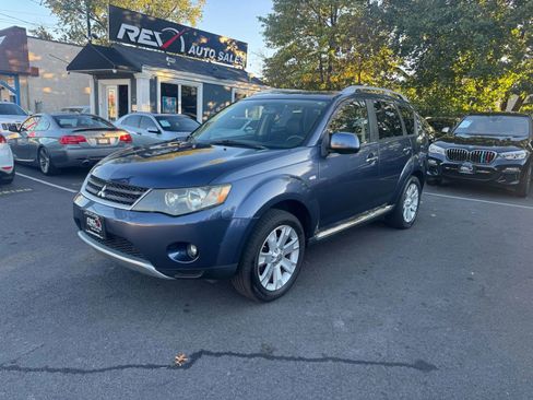 Used 2009 Mitsubishi Outlander SE image 1