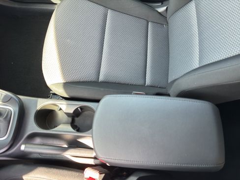 Used 2025 Kia Soul LX w/ LX Technology Package FWD image 3