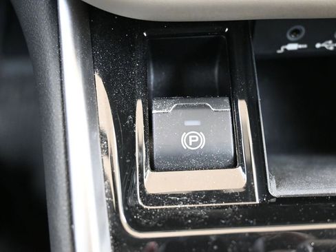 Certified 2025 Subaru Outback Limited AWD/4WD image 34