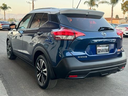 Used 2019 Nissan Kicks SV FWD image 6