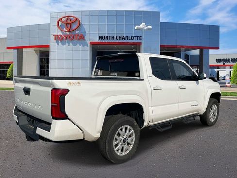 Used 2024 Toyota Tacoma SR5 AWD/4WD image 8